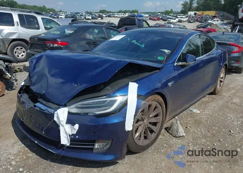 2018 Tesla Model S 100D/75D/P100D z USA, uszkodzony, nr VIN 5YJSA1E22JF297619